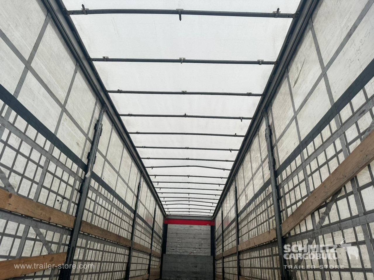 SCHMITZ Curtainsider Standard - Curtainsider semi-trailer: picture 5 SCHMITZ Curtainsider Standard - Curtainsider semi-trailer: picture 5