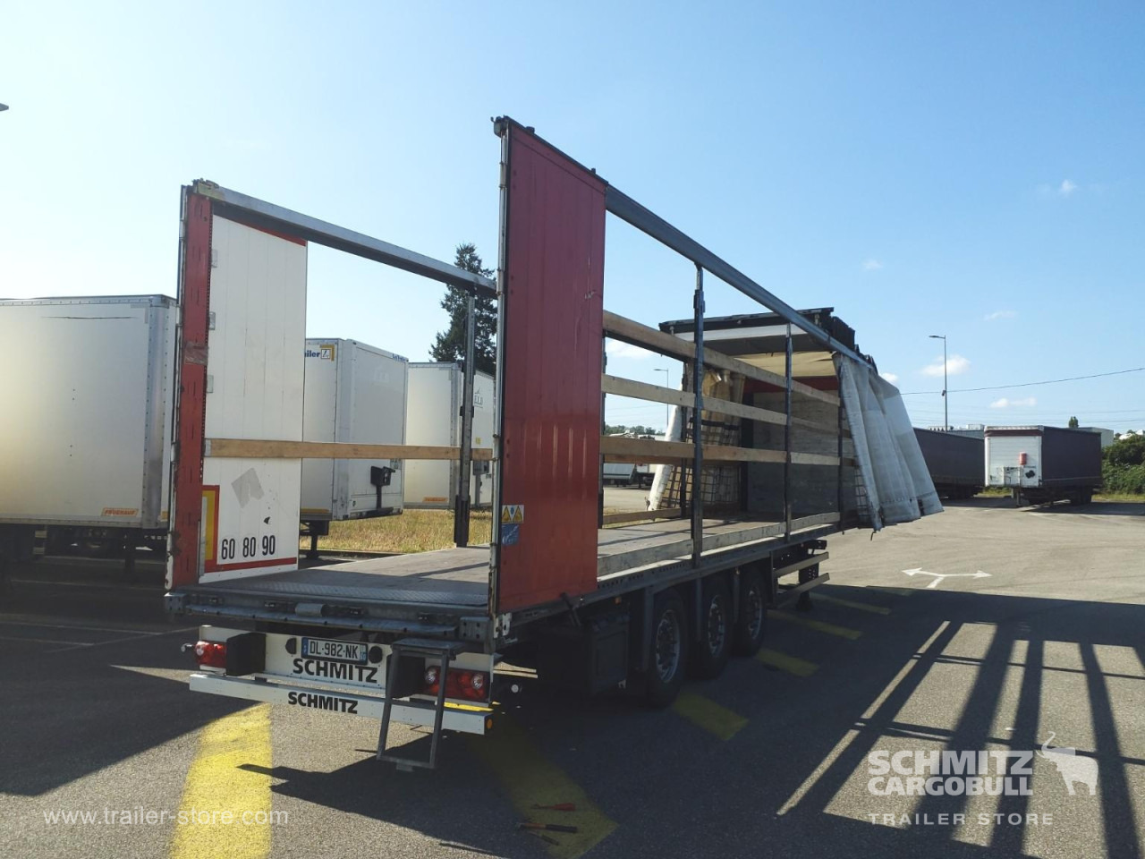 SCHMITZ Curtainsider Standard - Curtainsider semi-trailer: picture 4 SCHMITZ Curtainsider Standard - Curtainsider semi-trailer: picture 4