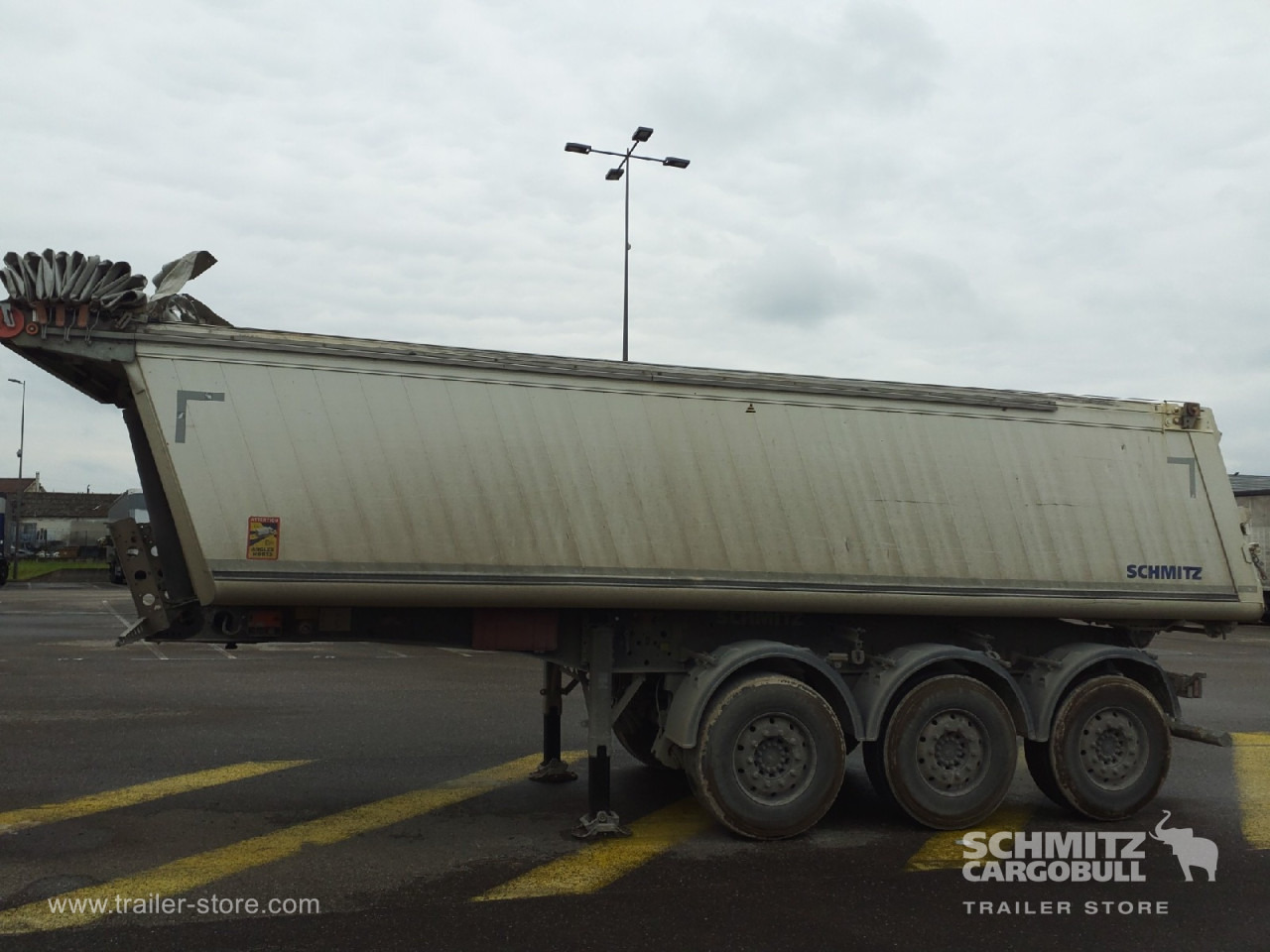 Tipper semi-trailer SCHMITZ Tipper Alu-square sided body 27m³: picture 10