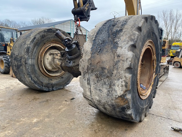 CAT 992 C -1V-5949 - Front axle for Construction machinery: picture 1 CAT 992 C -1V-5949 - Front axle for Construction machinery: picture 1