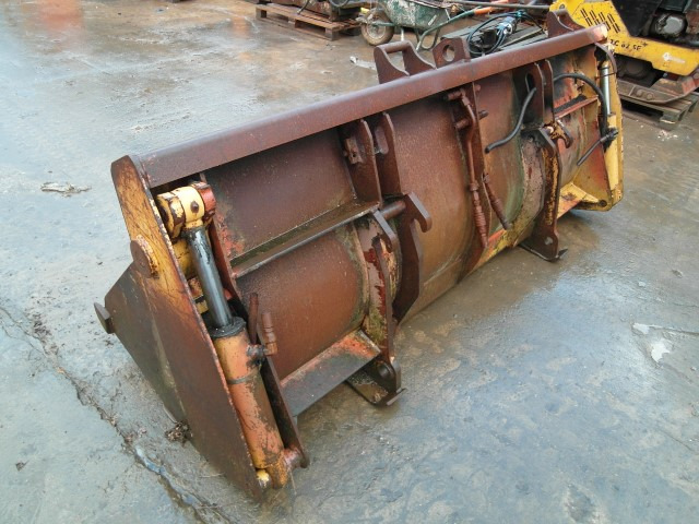 Case 580 - Loader bucket: picture 4 Case 580 - Loader bucket: picture 4