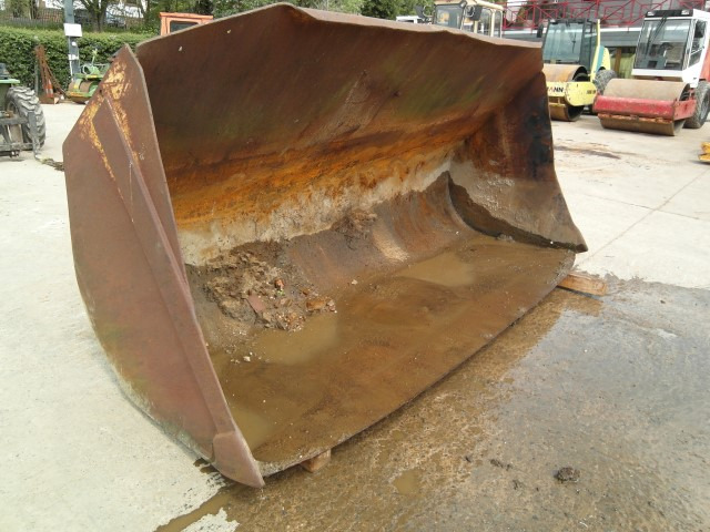 Hanomag - Loader bucket: picture 2 Hanomag - Loader bucket: picture 2