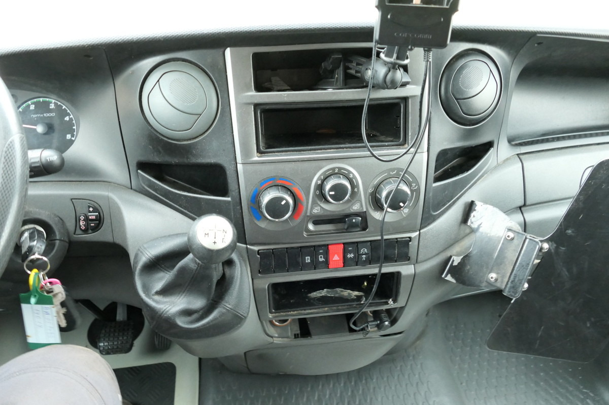 Box van IVECO Daily 35 S11 C30C AUTOMATIK KAMERA MAXI Regale L: picture 10 Box van IVECO Daily 35 S11 C30C AUTOMATIK KAMERA MAXI Regale L: picture 10