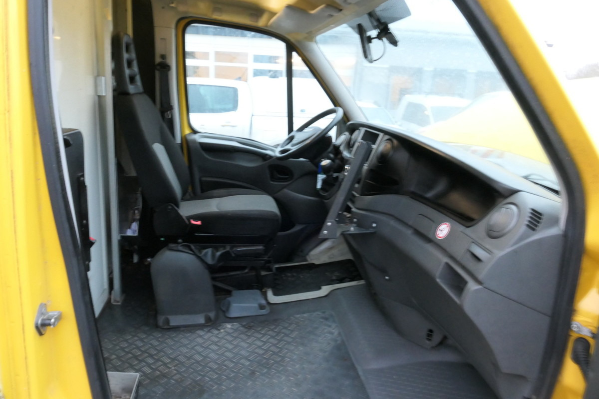 IVECO Daily 35 S11 C30C AUTOMATIK KAMERA Regale LUFT D - Box van: picture 5 IVECO Daily 35 S11 C30C AUTOMATIK KAMERA Regale LUFT D - Box van: picture 5