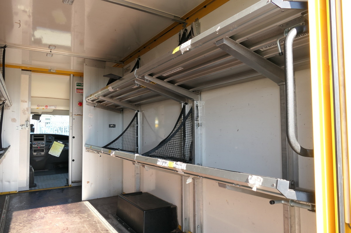 IVECO Daily 35 S11 C30C AUTOMATIK KAMERA Regale LUFT D - Box van: picture 5 IVECO Daily 35 S11 C30C AUTOMATIK KAMERA Regale LUFT D - Box van: picture 5