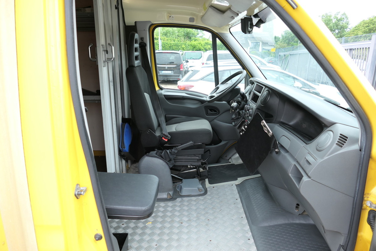 IVECO Daily 35 S11 C30C AUTOMATIK KAMERA Regale LUFT D - Box van: picture 5 IVECO Daily 35 S11 C30C AUTOMATIK KAMERA Regale LUFT D - Box van: picture 5