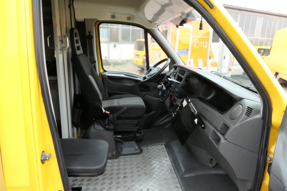 IVECO Daily 35 S11 C30C AUTOMATIK KAMERA Regale LUFT D - Box van: picture 5 IVECO Daily 35 S11 C30C AUTOMATIK KAMERA Regale LUFT D - Box van: picture 5