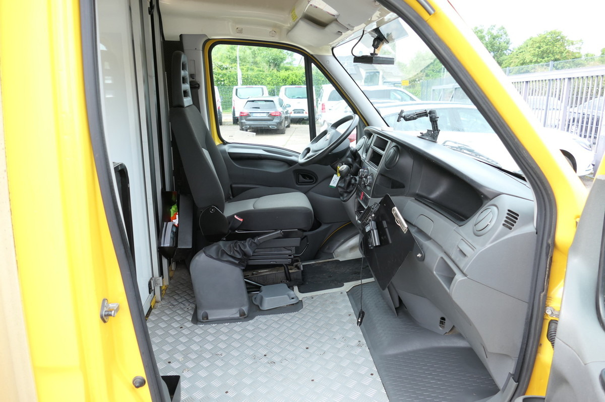 IVECO Daily 35 S11 C30C Kurz AUTOMATIK KAMERA Regale L - Box van: picture 5 IVECO Daily 35 S11 C30C Kurz AUTOMATIK KAMERA Regale L - Box van: picture 5