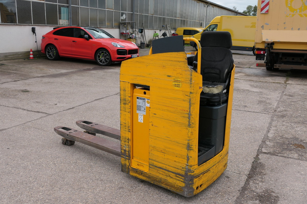 JUNGHEINRICH ESE 220 Batterie 20/2021 - Pallet truck: picture 3 JUNGHEINRICH ESE 220 Batterie 20/2021 - Pallet truck: picture 3