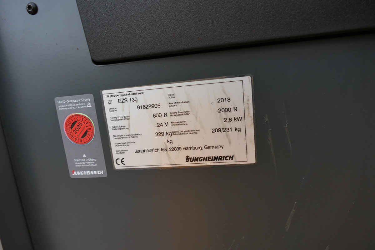 Tow tractor JUNGHEINRICH EZS 130 Schlepper Batterie 06/2021: picture 8 Tow tractor JUNGHEINRICH EZS 130 Schlepper Batterie 06/2021: picture 8