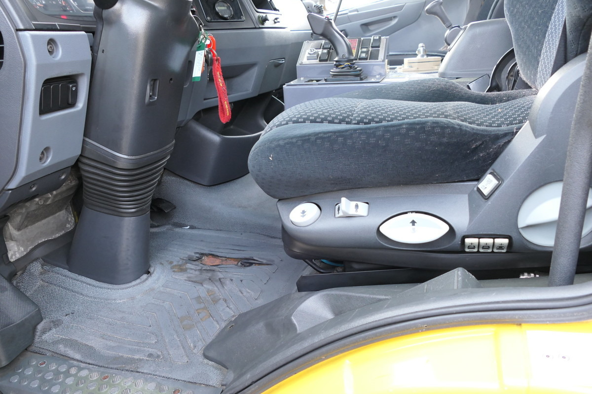 Container transporter/ Swap body truck MERCEDES-BENZ KAMAG WBH 25 Wiesel Sattelkupplung Umsetzfahrz.: picture 11