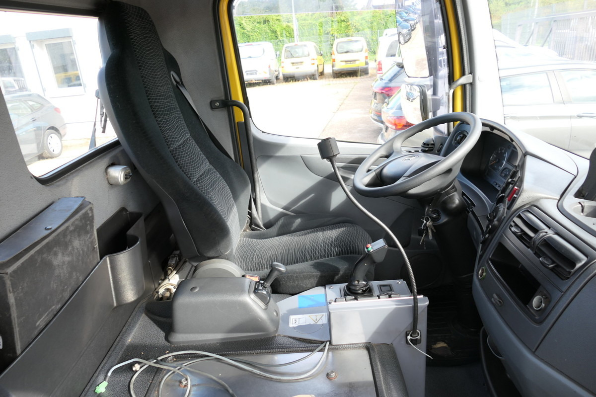 Container transporter/ Swap body truck MERCEDES-BENZ KAMAG WBH 25 Wiesel Terberg Umsetzfahrz. Sattelk: picture 9