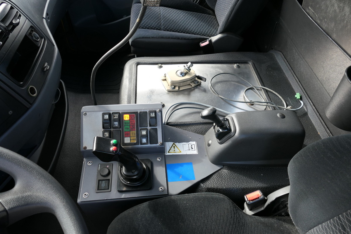 Container transporter/ Swap body truck MERCEDES-BENZ KAMAG WBH 25 Wiesel Terberg Umsetzfahrz. Sattelk: picture 11