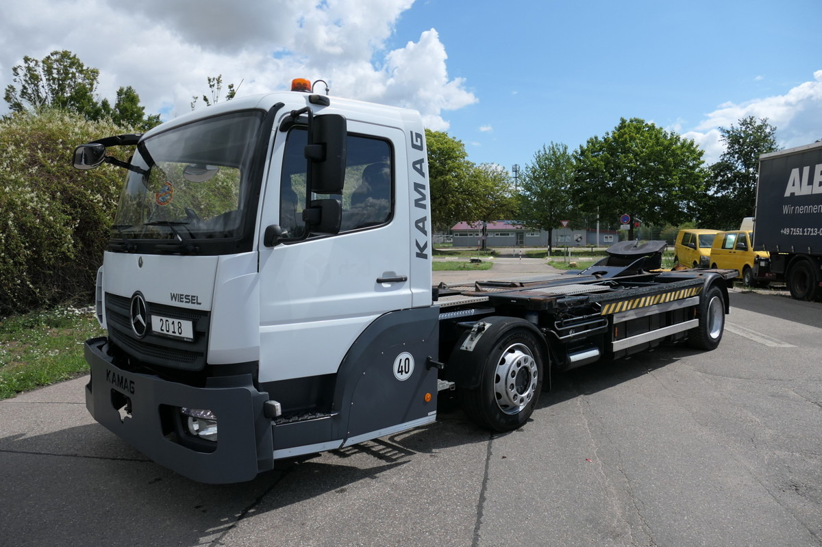 MERCEDES-BENZ Kamag Wiesel WBH 25 Wiesel Umsetzfahrzeug - Container transporter/ Swap body truck: picture 1 MERCEDES-BENZ Kamag Wiesel WBH 25 Wiesel Umsetzfahrzeug - Container transporter/ Swap body truck: picture 1