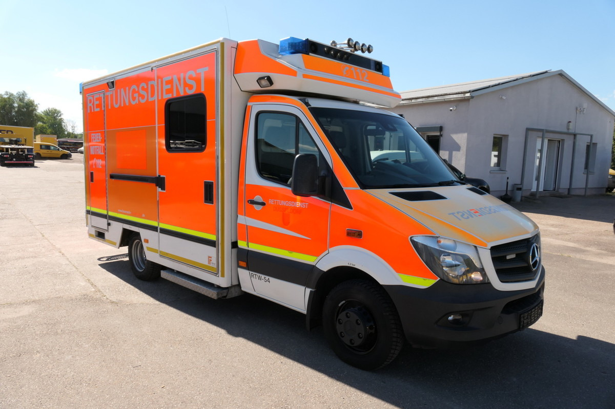 MERCEDES-BENZ Sprinter 519 CDI Klima Krankenwagen - Ambulance: picture 2 MERCEDES-BENZ Sprinter 519 CDI Klima Krankenwagen - Ambulance: picture 2