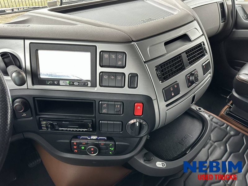 DAF XF480 4x2 - 622.678km - leather interior - Parking airco - Tractor unit: picture 4 DAF XF480 4x2 - 622.678km - leather interior - Parking airco - Tractor unit: picture 4