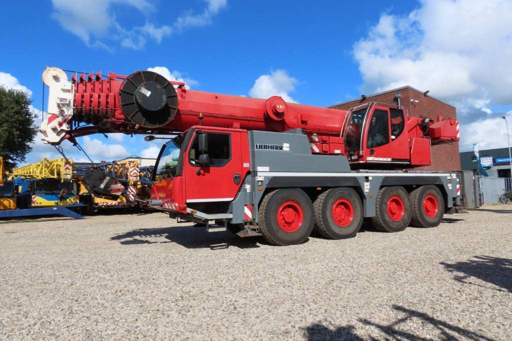 Liebherr LTM 1070-4.2  - All terrain crane: picture 1 Liebherr LTM 1070-4.2  - All terrain crane: picture 1