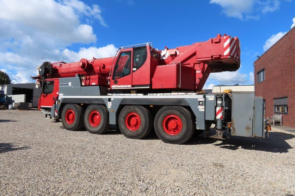 Liebherr LTM 1070-4.2  - All terrain crane: picture 4 Liebherr LTM 1070-4.2  - All terrain crane: picture 4