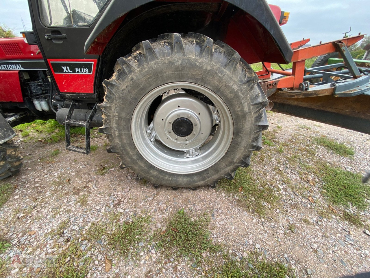 Case IH 844 A - Farm tractor: picture 3 Case IH 844 A - Farm tractor: picture 3