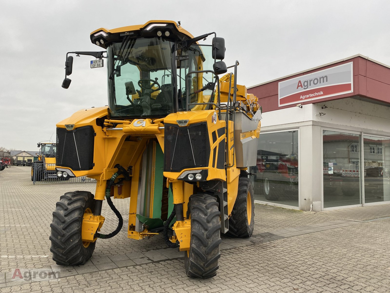Gregoire GL 8.6 - Grape harvesting machine: picture 1 Gregoire GL 8.6 - Grape harvesting machine: picture 1