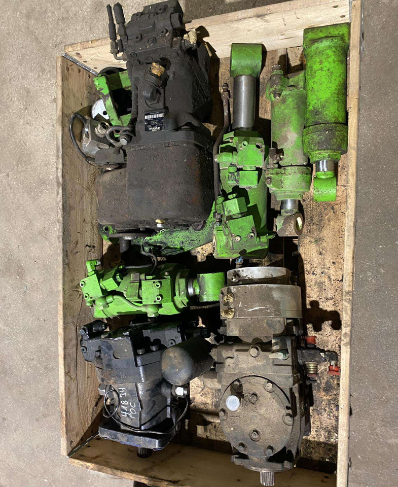 Merlo Merlo - Hood for Agricultural machinery: picture 2 Merlo Merlo - Hood for Agricultural machinery: picture 2