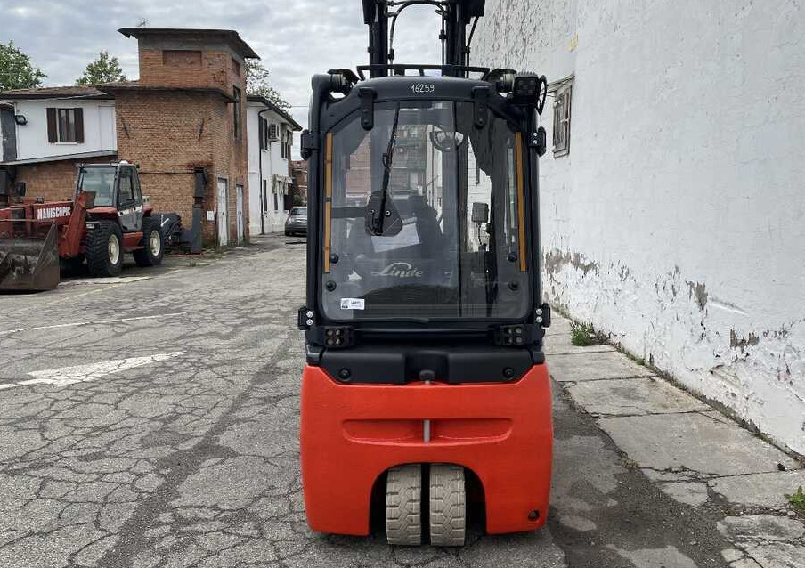 Linde E 18 L-01/386 (batt. NUOVA) - Electric forklift: picture 3 Linde E 18 L-01/386 (batt. NUOVA) - Electric forklift: picture 3