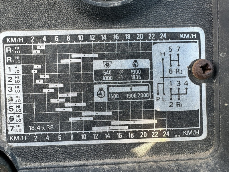 Farm tractor Ford 8700: picture 6
