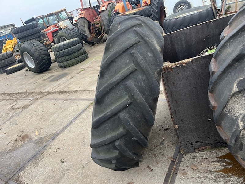 GOOD YEAR 18.4\15-30 - Tire: picture 5 GOOD YEAR 18.4\15-30 - Tire: picture 5