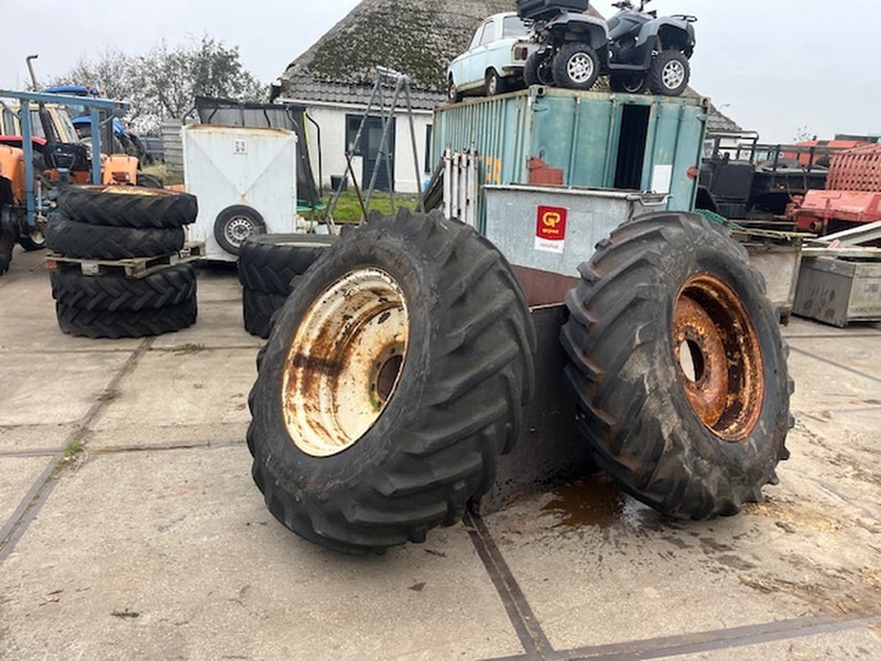 GOOD YEAR 18.4\15-30 - Tire: picture 1 GOOD YEAR 18.4\15-30 - Tire: picture 1