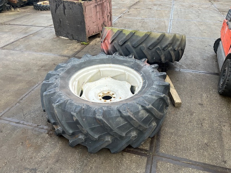 GOOD YEAR 18.4 R34 - Tire: picture 1 GOOD YEAR 18.4 R34 - Tire: picture 1