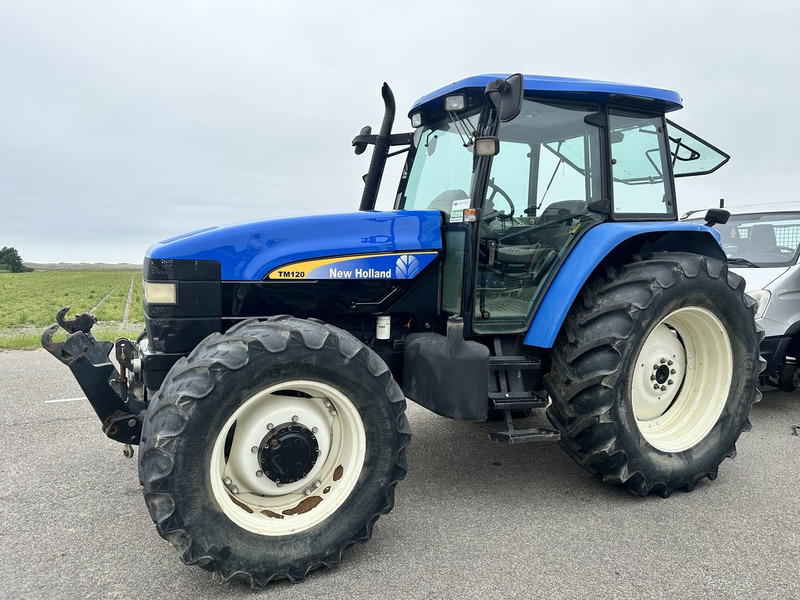 New Holland TM 120 - Farm tractor: picture 1 New Holland TM 120 - Farm tractor: picture 1