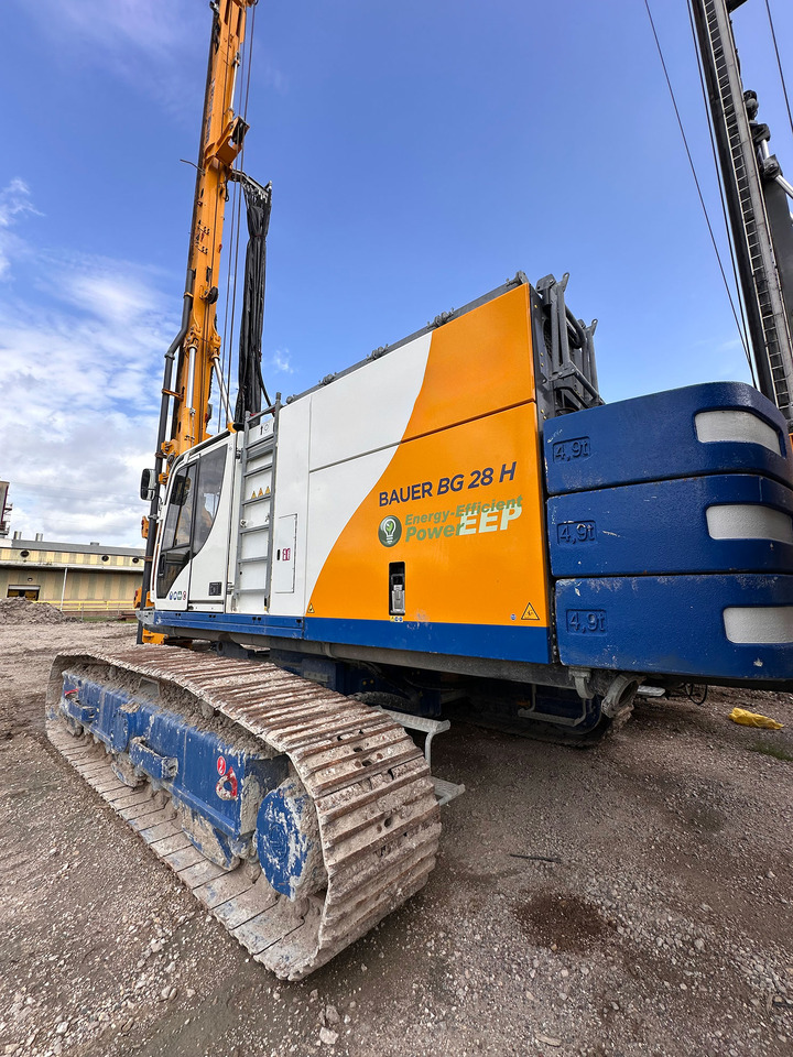 Bauer BG 28H - Pile driver: picture 2 Bauer BG 28H - Pile driver: picture 2