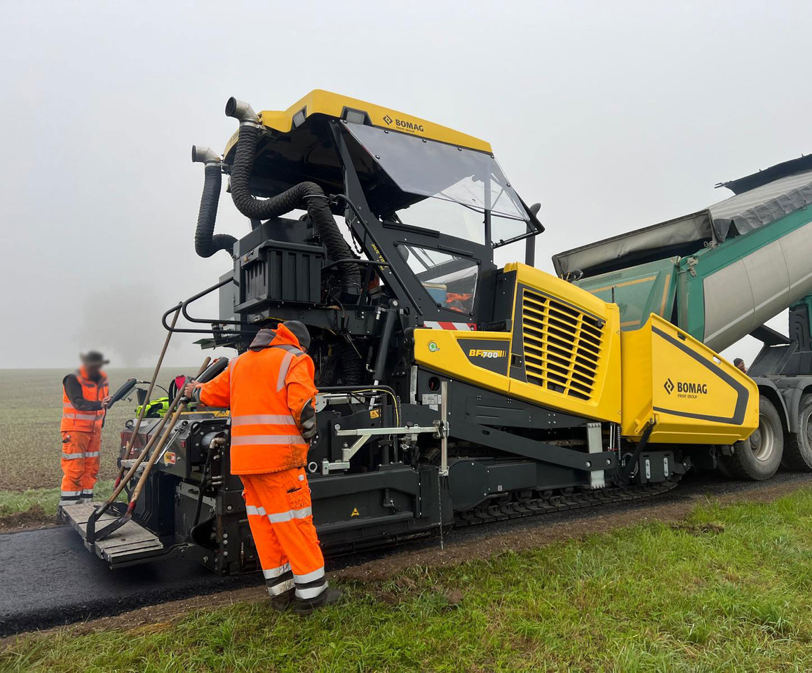 Bomag BF 700 C-3 - Asphalt paver: picture 3 Bomag BF 700 C-3 - Asphalt paver: picture 3