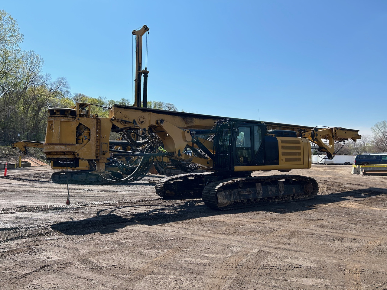 CZM EK200 - Pile driver: picture 1 CZM EK200 - Pile driver: picture 1