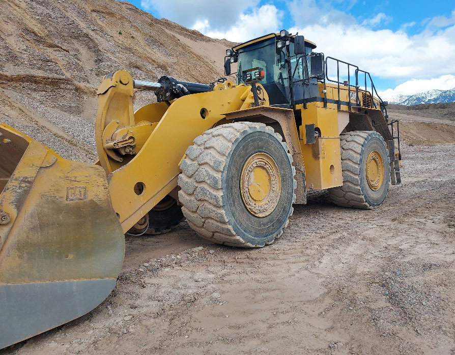 Wheel loader Caterpillar 988K: picture 1