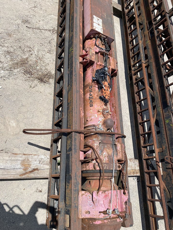 Delmag D2202 - Pile driver: picture 3 Delmag D2202 - Pile driver: picture 3