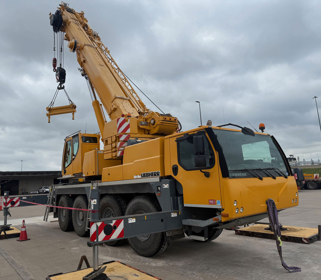Liebherr LTM 1070-4.2 - Mobile crane: picture 1 Liebherr LTM 1070-4.2 - Mobile crane: picture 1
