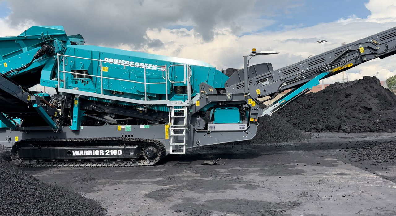 Powerscreen Warrior 2100 Triple Shaft - Screener: picture 1 Powerscreen Warrior 2100 Triple Shaft - Screener: picture 1