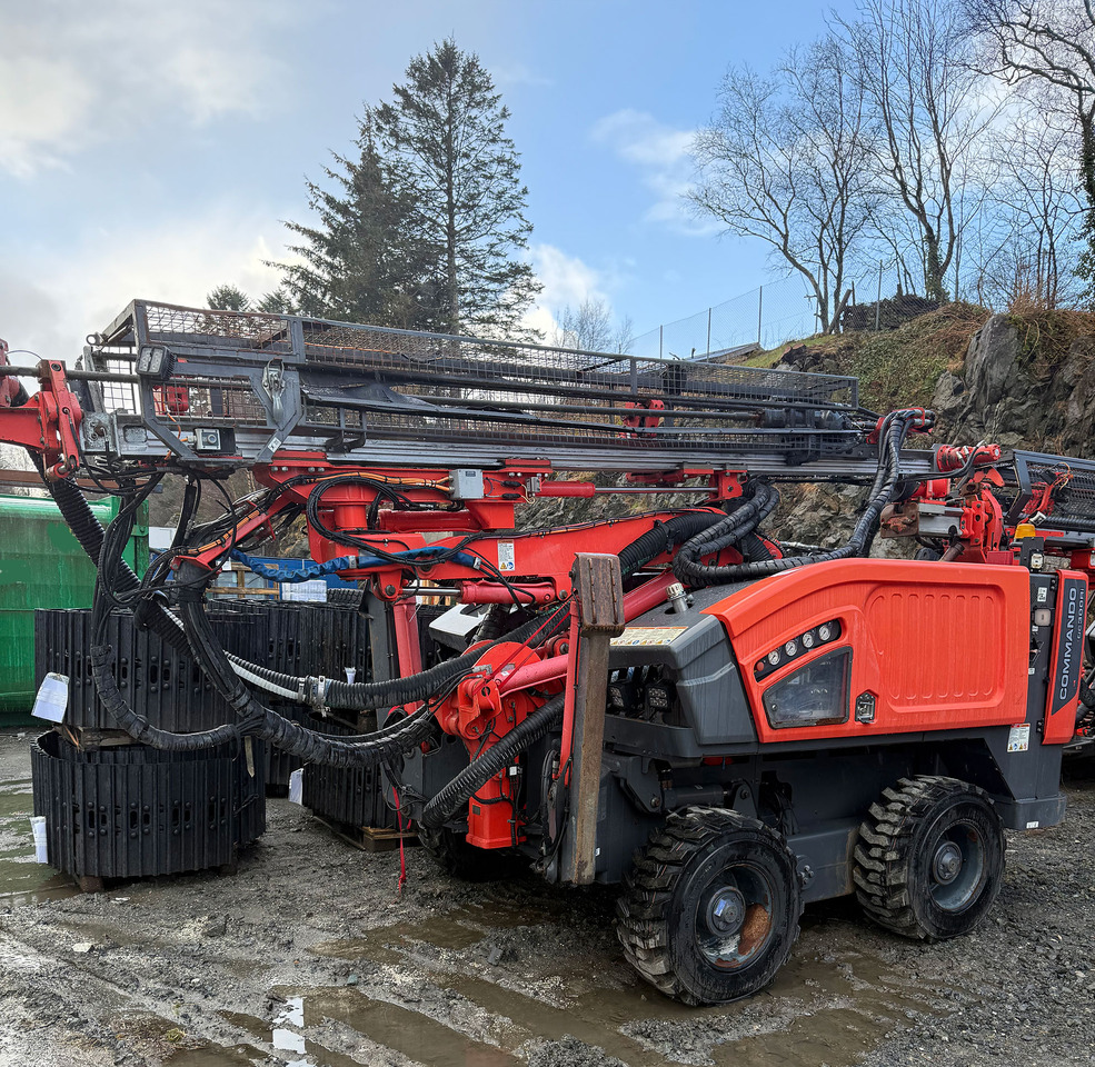 Sandvik Commando DC300Ri - Drilling rig: picture 1 Sandvik Commando DC300Ri - Drilling rig: picture 1