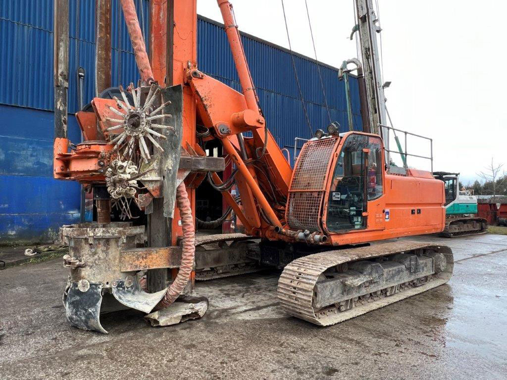 Soilmec R312/200 - Pile driver: picture 2 Soilmec R312/200 - Pile driver: picture 2