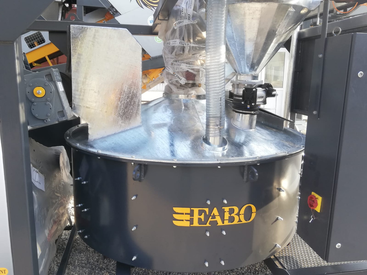 FABO mobile concrete batching plant - Concrete plant: picture 5 FABO mobile concrete batching plant - Concrete plant: picture 5