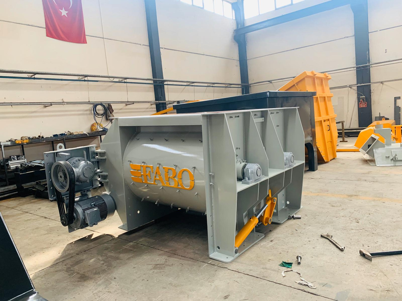 FABO twin shaft mixer - Concrete mixer: picture 2 FABO twin shaft mixer - Concrete mixer: picture 2