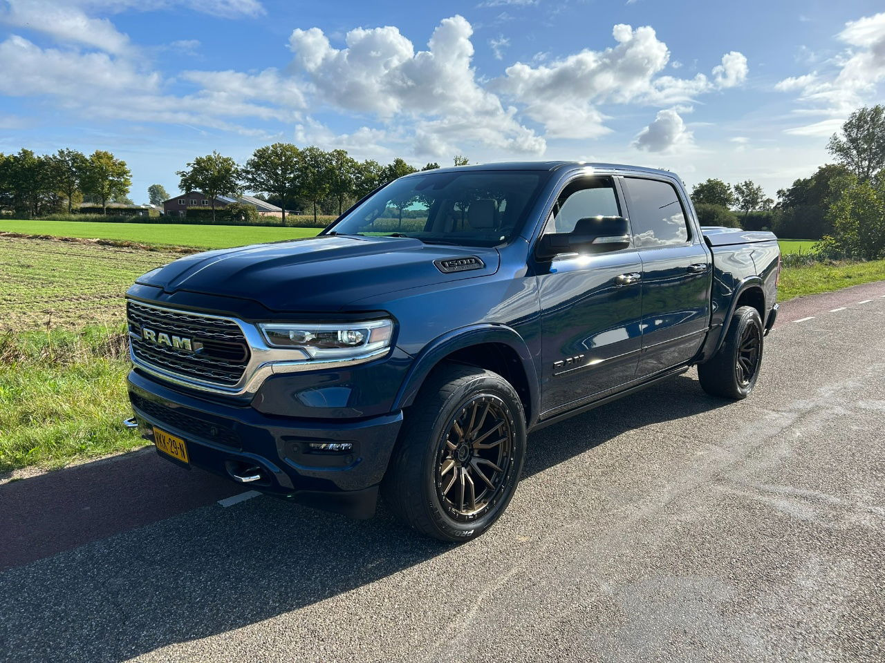 Dodge Ram Pick Up 1500 5.7 V8 4x4 Creb Cab Limeted Hemi Etorque - Pickup truck: picture 3 Dodge Ram Pick Up 1500 5.7 V8 4x4 Creb Cab Limeted Hemi Etorque - Pickup truck: picture 3