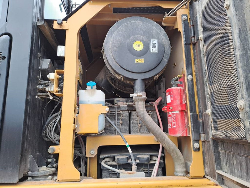 Crawler excavator Cat 374FL: picture 20