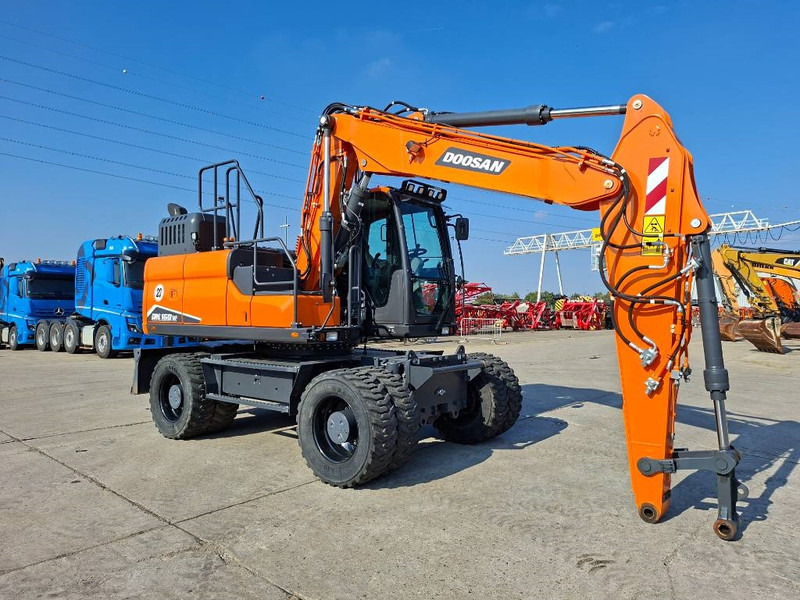 Doosan DX 160 W-7 (EX Demo) - Wheel excavator: picture 3 Doosan DX 160 W-7 (EX Demo) - Wheel excavator: picture 3