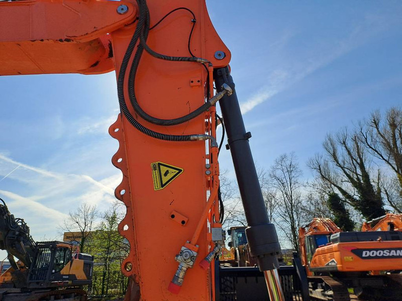 Wheel excavator Doosan DX140W-5: picture 9