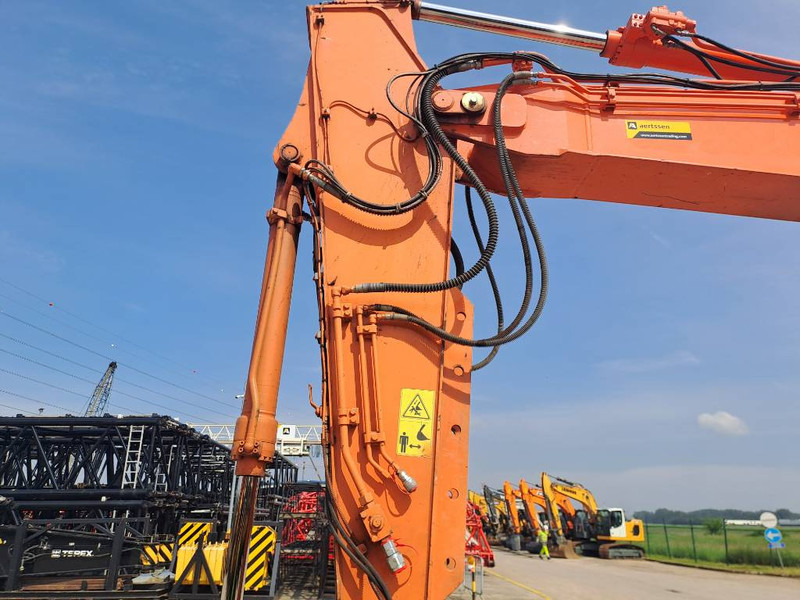 Wheel excavator Hitachi ZX170W-5B: picture 8
