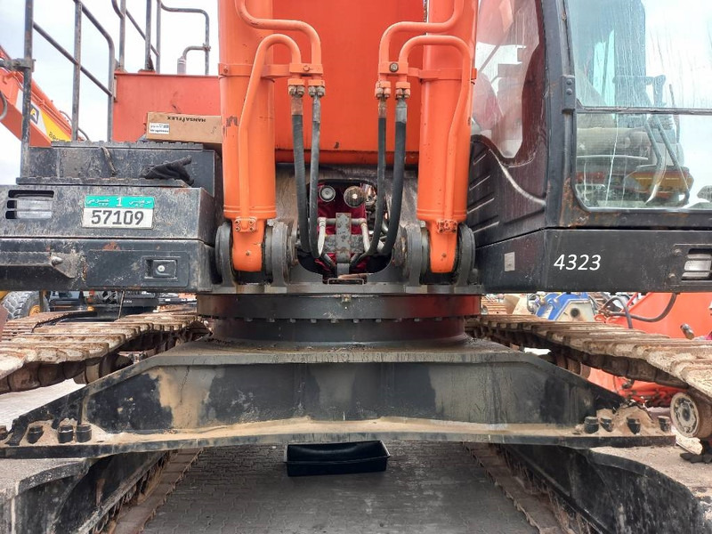 Excavator Hitachi ZX870LC H-5G (Abu Dhabi): picture 19 Excavator Hitachi ZX870LC H-5G (Abu Dhabi): picture 19