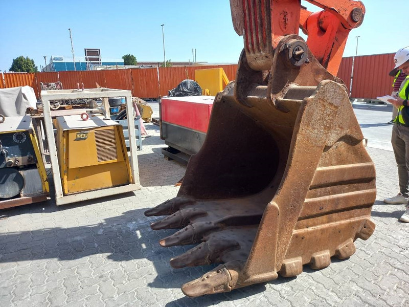 Excavator Hitachi ZX870LC H-5G (Abu Dhabi): picture 6 Excavator Hitachi ZX870LC H-5G (Abu Dhabi): picture 6