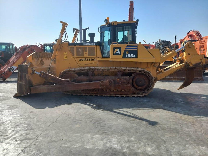 Komatsu D155-6R (4 pieces available in Abu Dhabi) - Bulldozer: picture 1 Komatsu D155-6R (4 pieces available in Abu Dhabi) - Bulldozer: picture 1